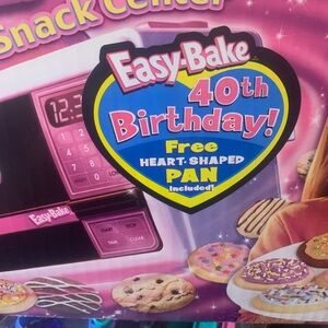 Easy Bake vintage 40th anniversary oven and snack center  2001